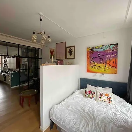 Unique Luxury With Large Balcony *