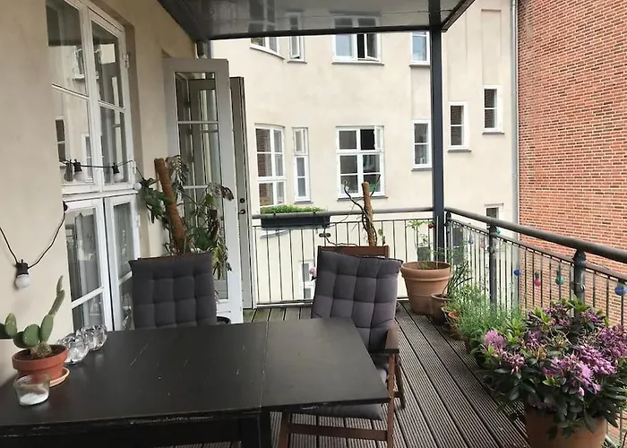 Unique Luxury With Large Balcony شقة *
