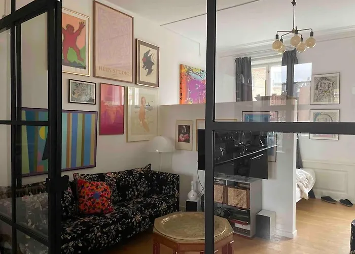 Unique Luxury With Large Balcony *